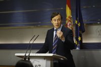 El PP tacha de "charlotada" la moción de censura de Pablo Iglesias y le aconseja no hacer el "ridículo"