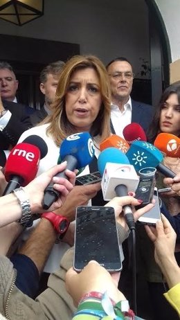 La presidenta de la Junta de Andalucía, Susana Díaz, en Hinojos.