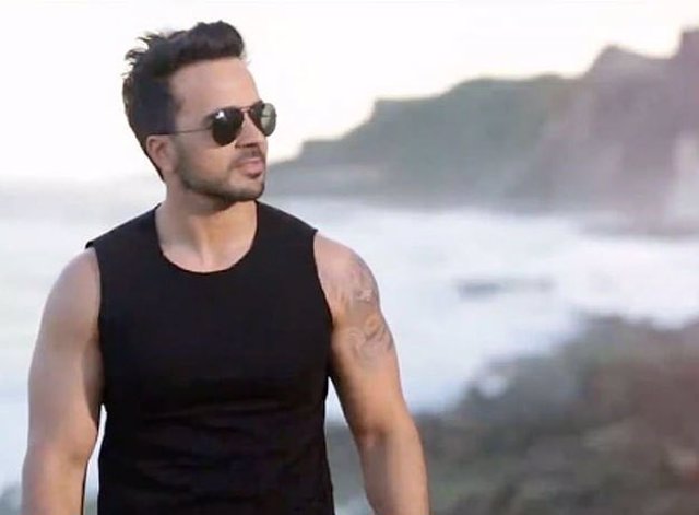 LUIS FONSI