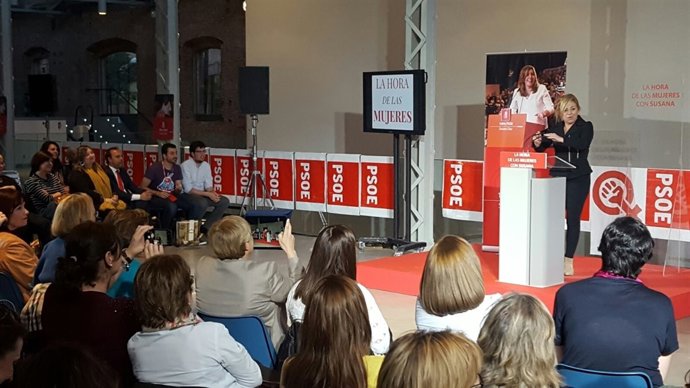 Susana Díaz en un acto de apoyo con mujeres socialistas