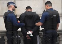 El hombre detenido cerca de Westminster habría estado en contacto con milicianos en el extranjero