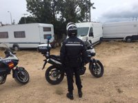 Detenidos tres hombres por montar un puesto ambulante de marihuana en la Santa Faz de Alicante