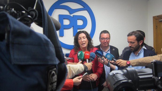 La secretaria general del PP de Huelva, Dolores López.