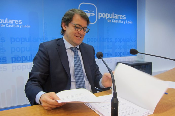 Valladolid. Fernández Mañueco analiza el presupuesto