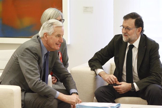 Rajoy recibe en La Moncloa a Michel Barnier