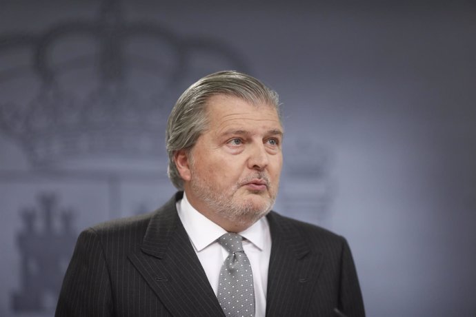 Íñigo Méndez de Vigo tras el Consejo de Ministros