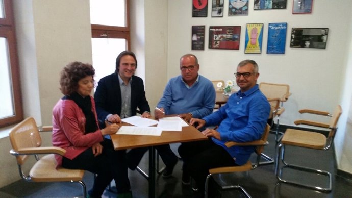 Tres asociaciones de Pollensa firman apoyo alquiler vacacional Aptur