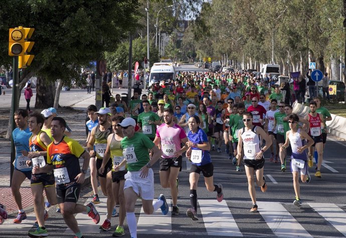 Carrera segunda edición de la prensa corredores atletas runners running correr