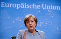 Merkel dice que "no puede sorprender a nadie" su preferencia por Macron frente a Le Pen