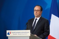 Hollande pide el voto para Macron frente a quien defiende "fronteras del pasado" y la salida de la UE
