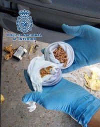 Un policía nacional libre de servicio frustra un hurto cariñoso a una octogenaria en Málaga