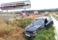 Investigan una salida de vía en Arguedas al no encontrar al conductor del vehículo