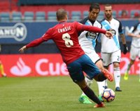 El Deportivo aplaza la salvación con un empate en El Sadar