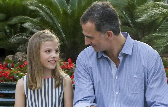 Sofía de borbón y el rey felipe vi