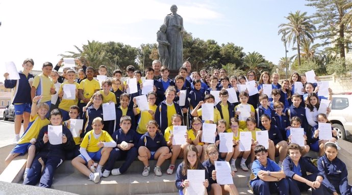 Cartas de escolares a militares de Melilla