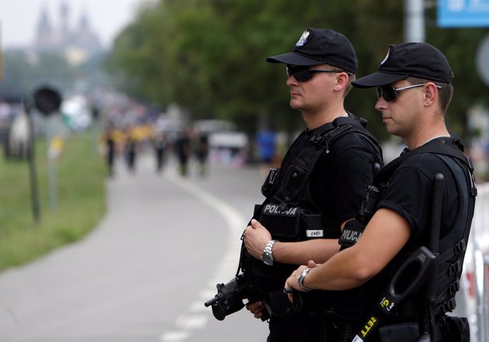 Policías polacos en Cracovia