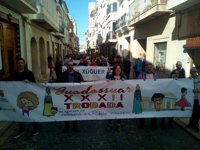 La Trobada de Guadassuar reúne a 30.000 personas en una fiesta por la igualdad lingüística