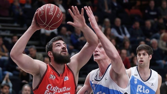 El ala-pívot del Valencia Basket, Bojan Dubljevic