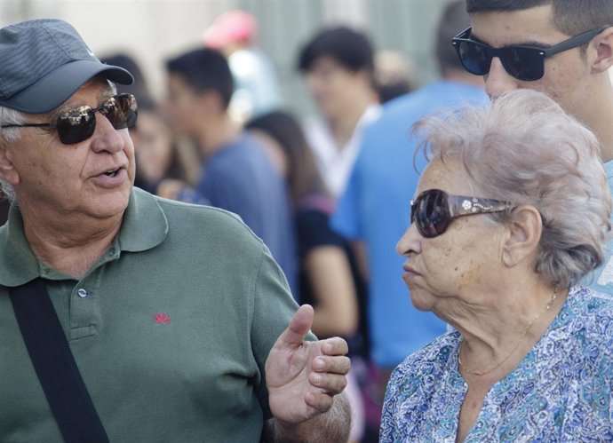 Ancianos, pensionistas