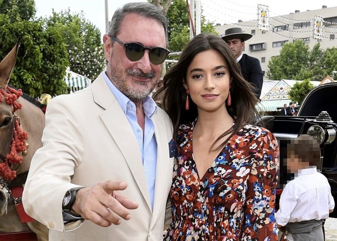 Carlos Herrera y su hija en la Feria de Abril de Sevilla./ Cordon Press