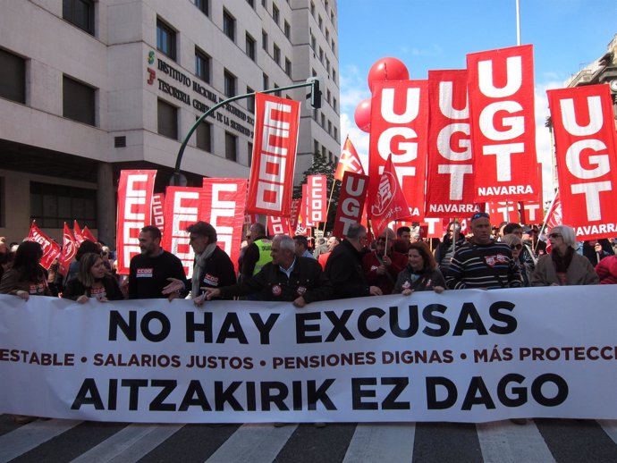 Manifestación de UGT y CCOO en Pamplona con motivo del Primero de Mayo.    