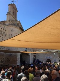 Atienden al cura que ha oficiado la misa del Valle en Toledo tras un desvanecimiento