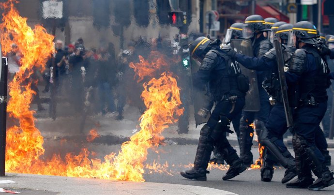 Disturbios en París durante las protestas del 1º de Mayo