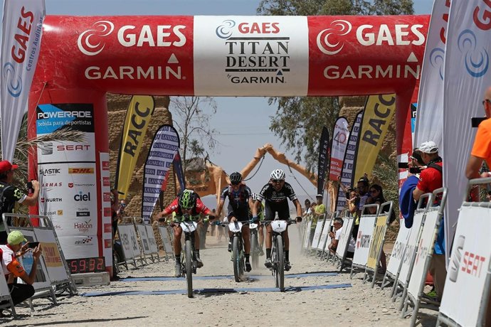 Gómez Miranda gana la segunda etapa de la Titan Desert