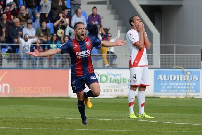 Ferreiro celebra el gol del Huesca