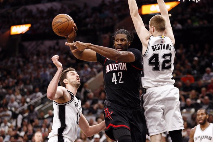 Pau Gasol en las semifinales de Conferencia contra los Rockets