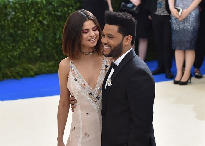 Así fue la primera Gala Met juntos de Selena Gomez y The Weeknd