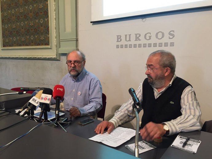 Ayllón (izquierda) en la rueda de prensa de la Plataforma por la sanidad Pública