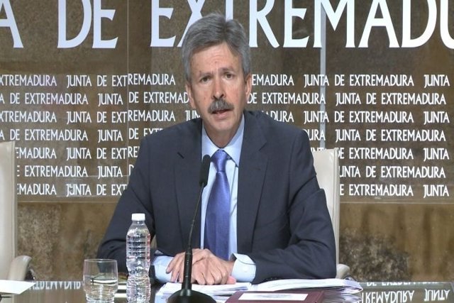 Consejero de Economía e Infraestructuras de Extremadura, José Luis Navarro