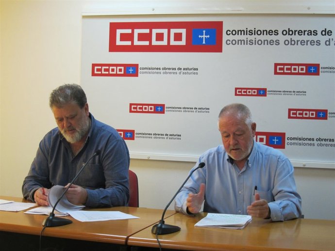 El secretario general de CCOO Asturias, Antonio Pino y Gilberto García 