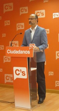 Fuentes exige que Herrera dé explicaciones de "escándalos" de corrupción