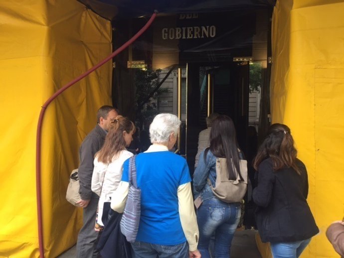 Famílies refugiades de la Casa Bloc urgeixen respostes "concretes"