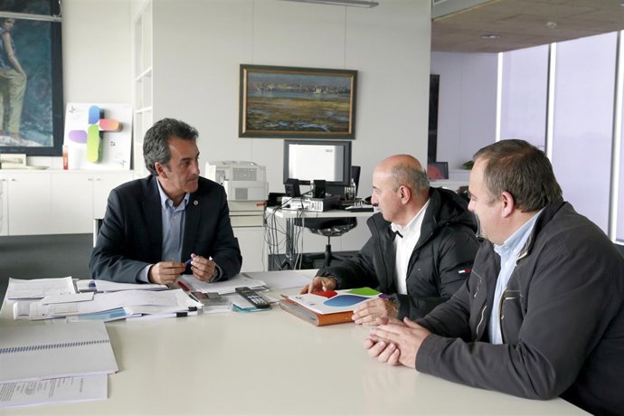 Martín con alcalde de Treto 