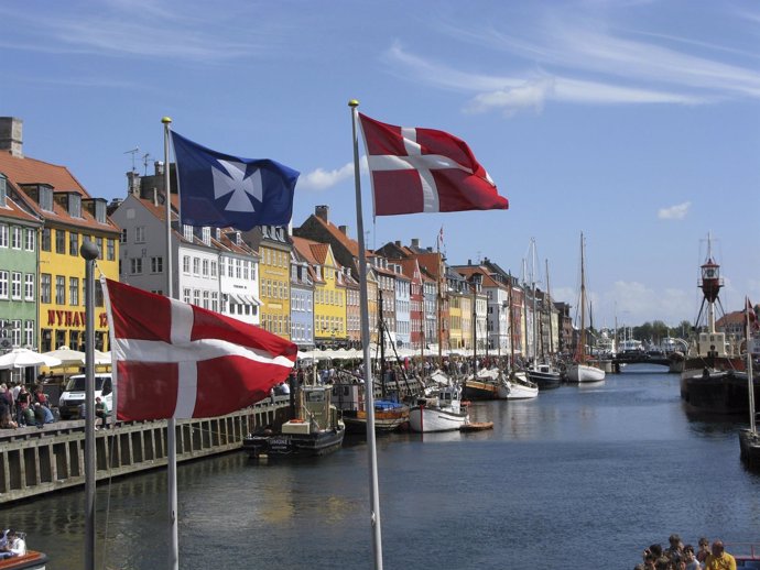 Bandera de Dinamarca en Copenhague
