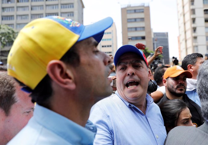 Los dirigentes opositores Julio Borges y Henrique Capriles