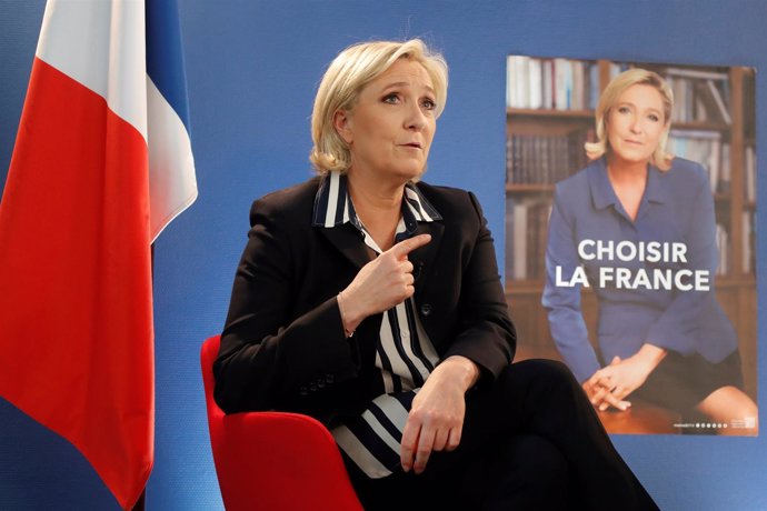 Marine Le Pen durante una entrevista con Reuters
