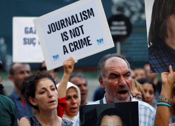 Manifestación a favor de la libertad de prensa en Estambul