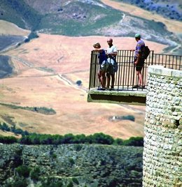 Turistas viajeros internacionales extranjeros turismo paisaje  mirador málaga