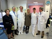 La AECC aporta 10.000 euros para hacer "más confortable" el Hospital de Día de Salamanca 