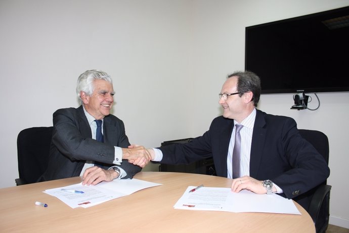 SEFAC y AECC firman un convenio para desarrollar iniciativas conjuntas