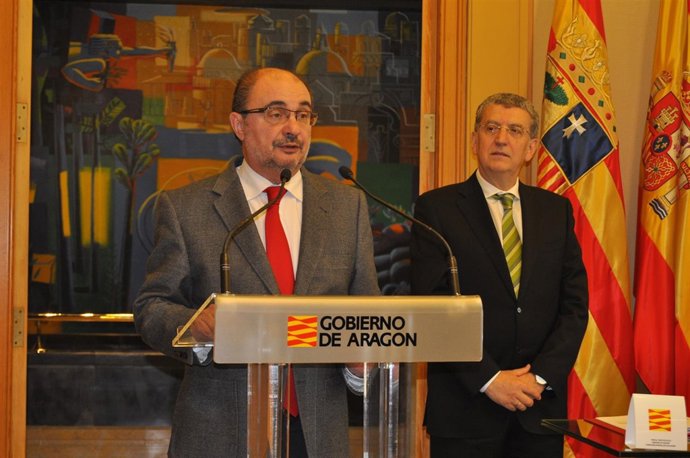 El presidente aragonés, Javier Lambán, y el titular de Sanidad, Sebastián Celaya
