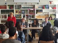 Alumnos de institutos de Palma debaten sobre el futuro de la UE con Drake