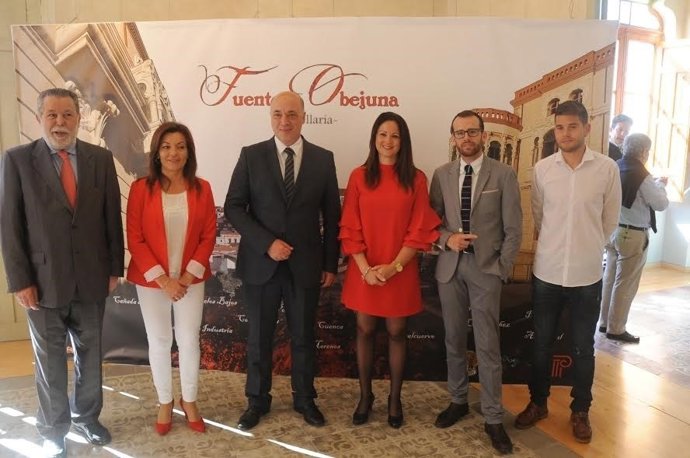 Antonio Ruiz (centro) visita Fuente Obejuna