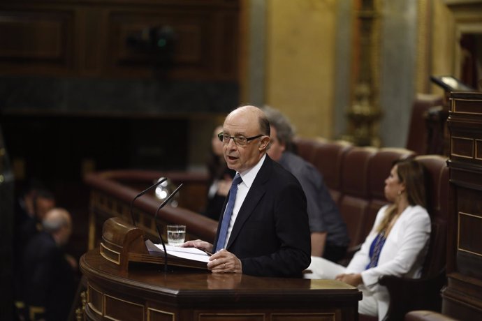 Cristóbal Montoro en el debate sobre los Presupuestos en el Congreso