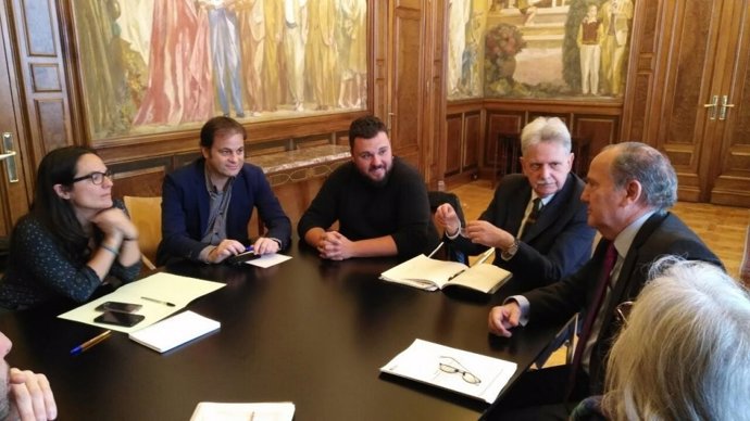 Jaume Asens amb experts en Drets Humans