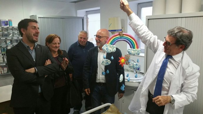 Toni Comín en la visita a les noves urgències de l'Hospital de Sant Celoni